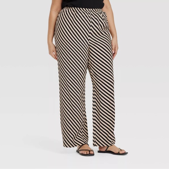 5/$25 A New Day Striped Pants EUC - Picture 1 of 3